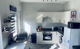 Kim Family Holiday Get-Away 4 Bedrooms 2 Baths