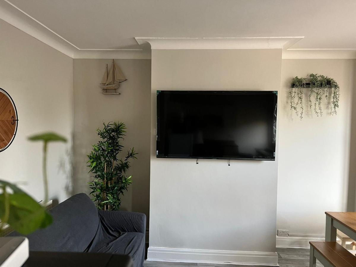 Kim Family Holiday Get-Away 4 Bedrooms 2 Baths Blackpool Exterior photo