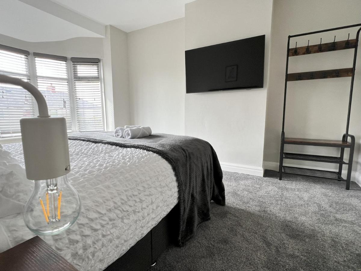 Kim Family Holiday Get-Away 4 Bedrooms 2 Baths Blackpool Exterior photo
