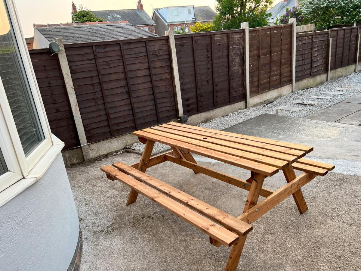 Kim Family Holiday Get-Away 4 Bedrooms 2 Baths Blackpool Exterior photo