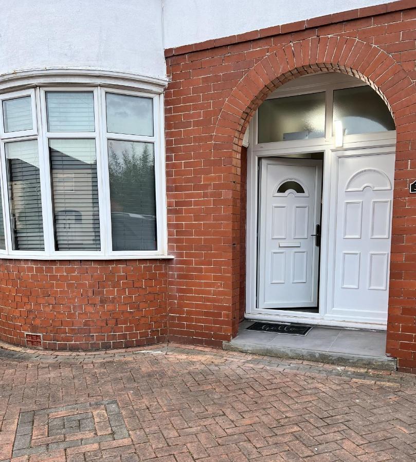 Kim Family Holiday Get-Away 4 Bedrooms 2 Baths Blackpool Exterior photo