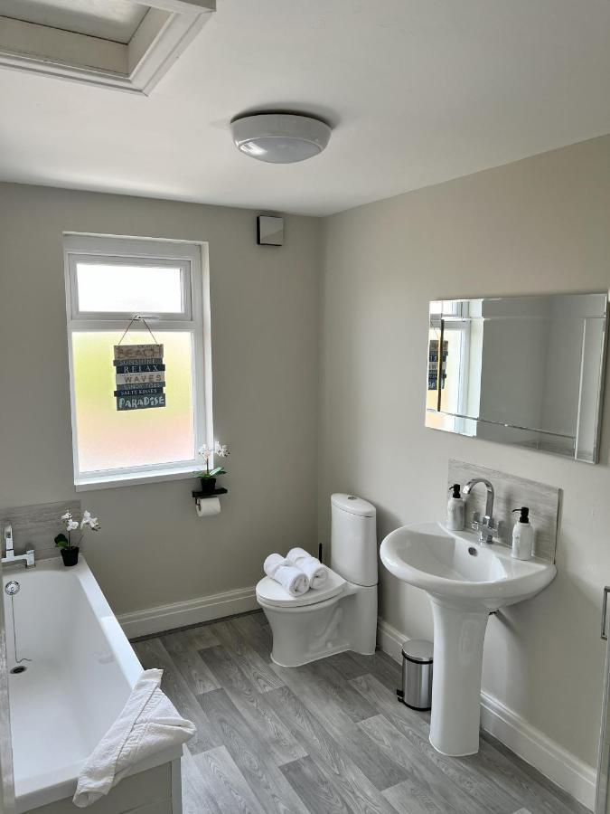 Kim Family Holiday Get-Away 4 Bedrooms 2 Baths Blackpool Exterior photo